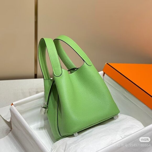Classic Hermes Bag: A Stylish and Versatile Choice for Elegance - Picture 1 of 4